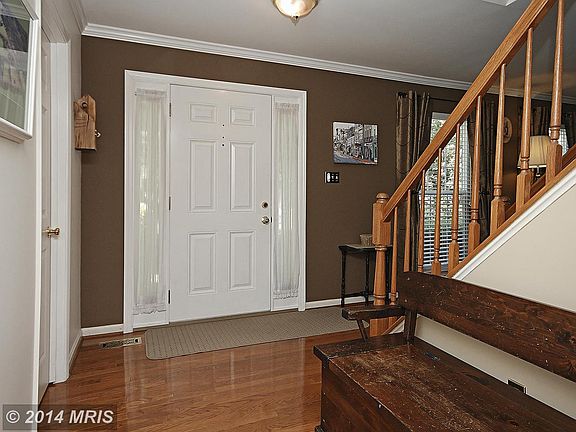 2nd image of 210 Grafton Way NE