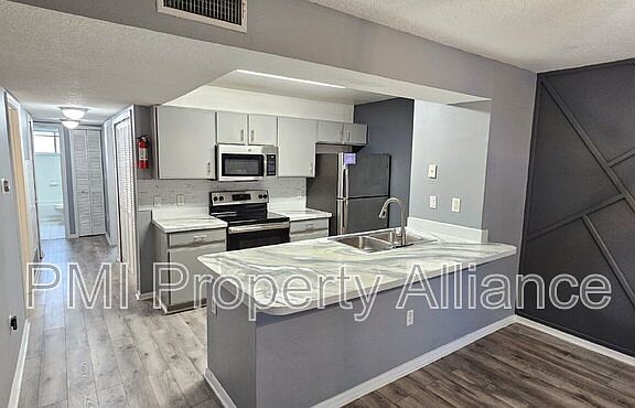 3rd image of 8714 Rain Forest Pl APT B