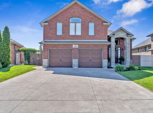 3939 Wildwood Dr, Windsor, ON N8R 2L4