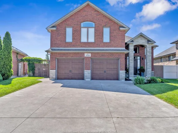 3939 Wildwood Dr, Windsor, ON N8R 2L4