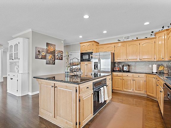 5th image of 14200 Parkhill St