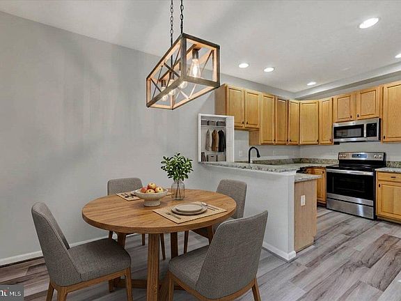 2nd image of 3230 Woodspring Dr