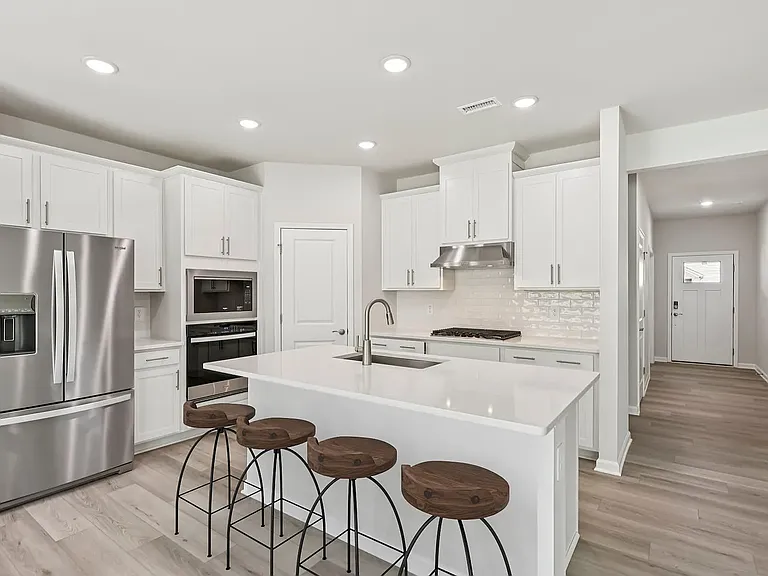 328 Karlov Rd — Photo 2