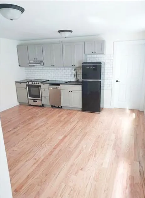 102 4th Street - 1r — Photo 3