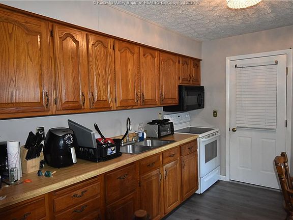 5th image of 2051 Scraggs Dr