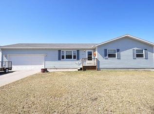 2211 8th Ave NW, East Grand Forks, MN 56721