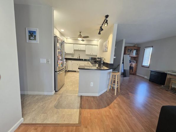 5609 University