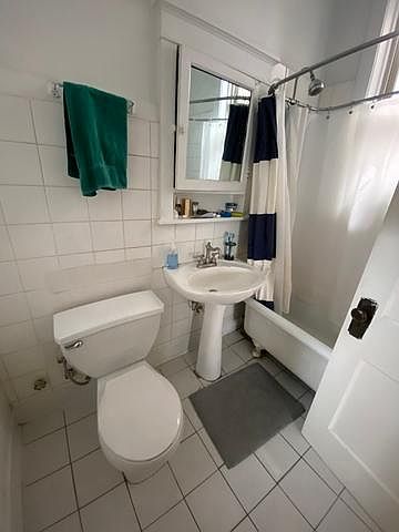 1st image of 1421 W Cornelia Ave #2