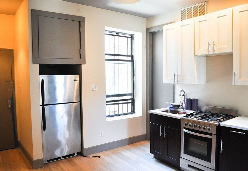 1st image of 1645 Saint Johns Pl #3