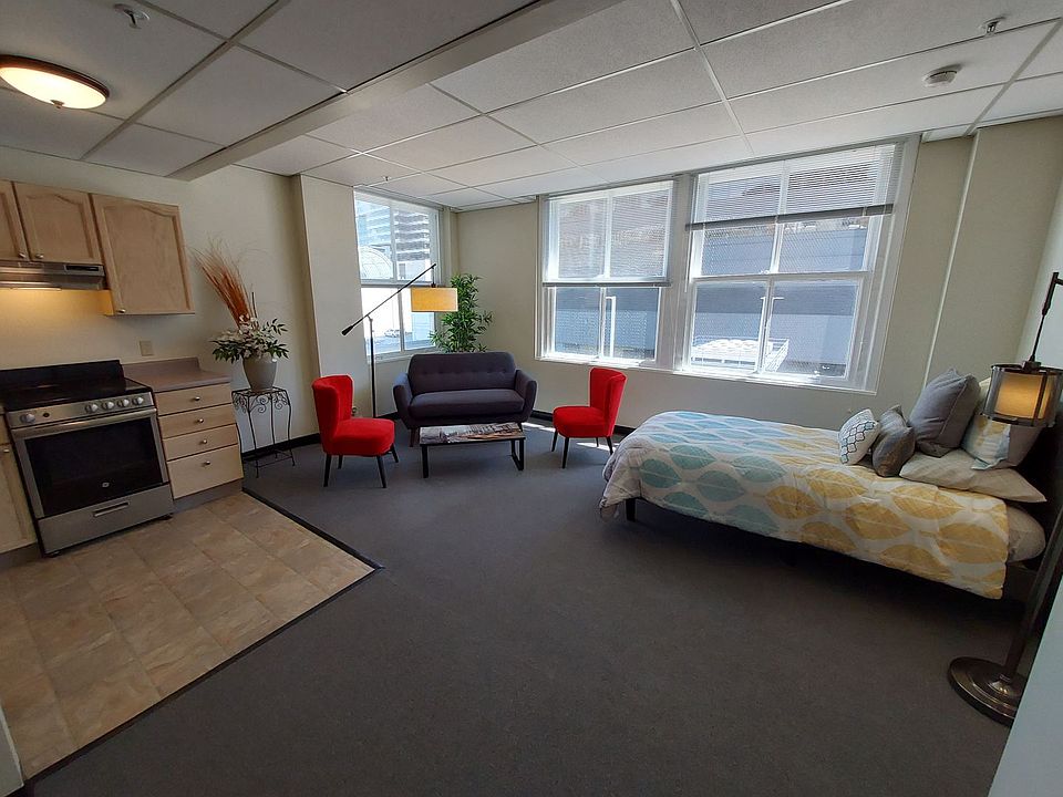 1st image of 523 Pine St APT 902