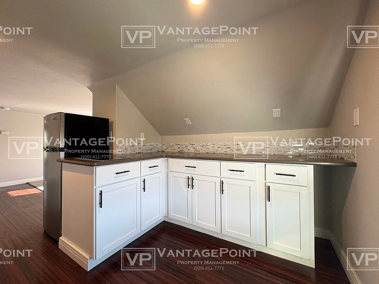 111 North Van Buren Street - Upper — Photo 2