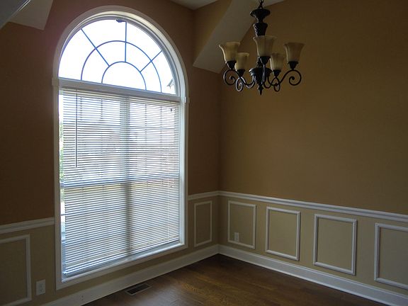 5th image of 2881 Brewster Dr