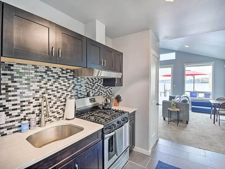 219 Shore Dr — Photo 8