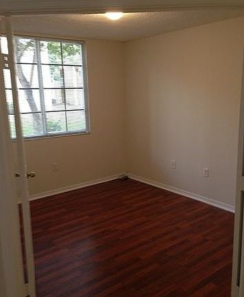 4th image of 720 SW 111th Ave APT 108