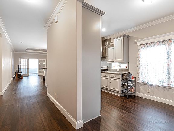 4th image of 1434 Equestrian Dr