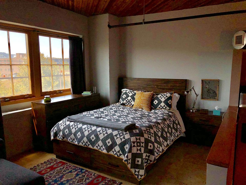 Fully furnished bedroom