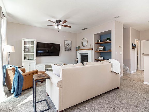 4th image of 1101 Esplanade Cir