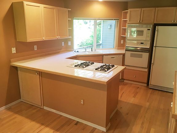 5th image of 12915 SE 26th Pl #D1