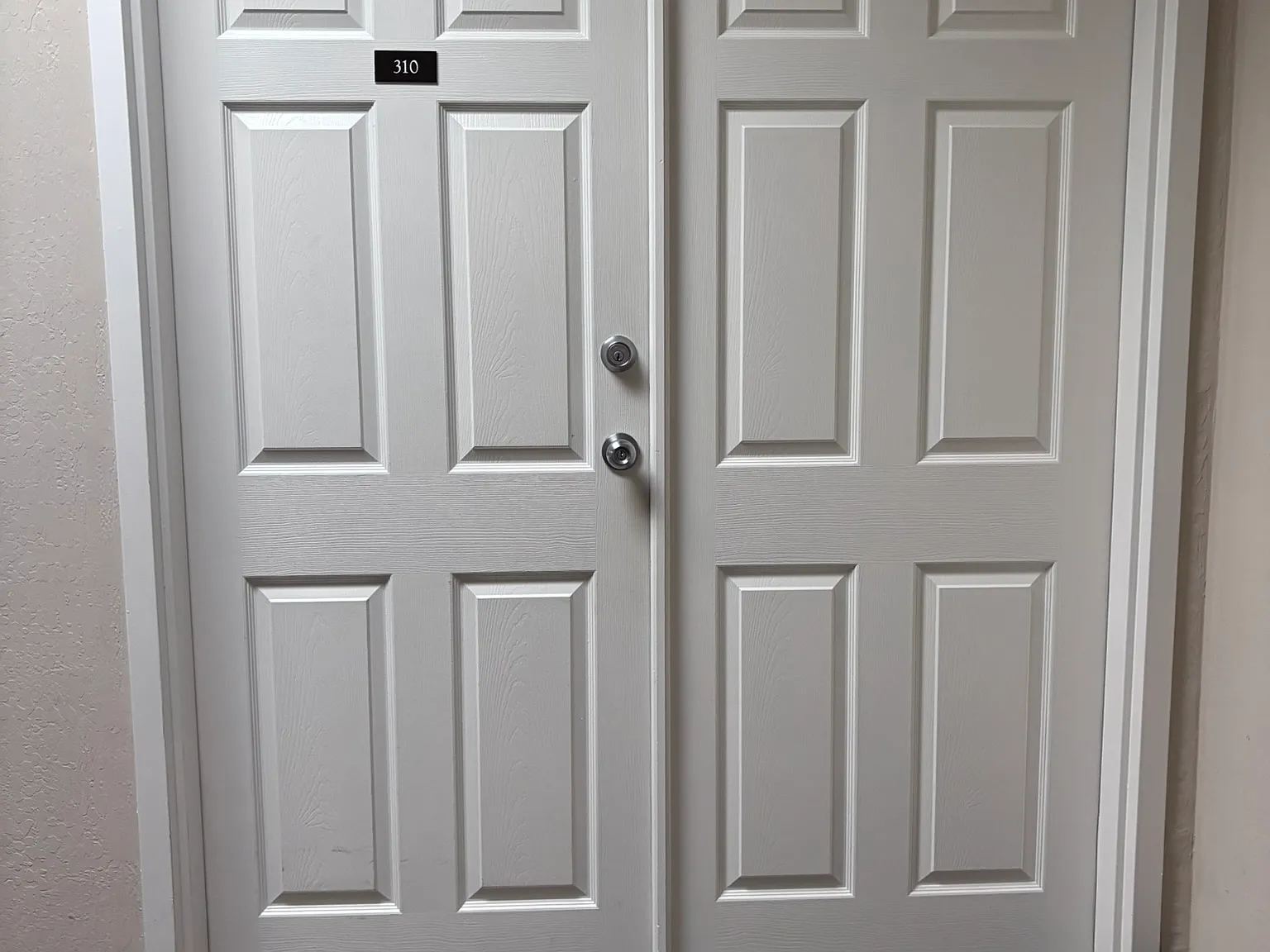 2 bed, 1136 sqft, $3,100 — Photo 2