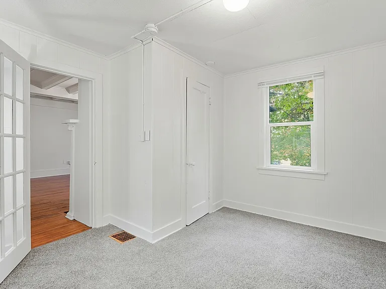 615 W 6th Ave — Photo 17