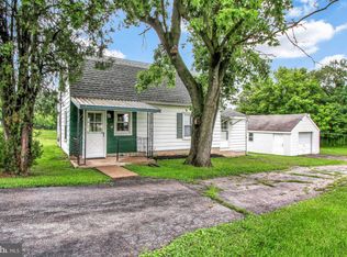 60 Locust Point Rd, Manchester, PA 17345