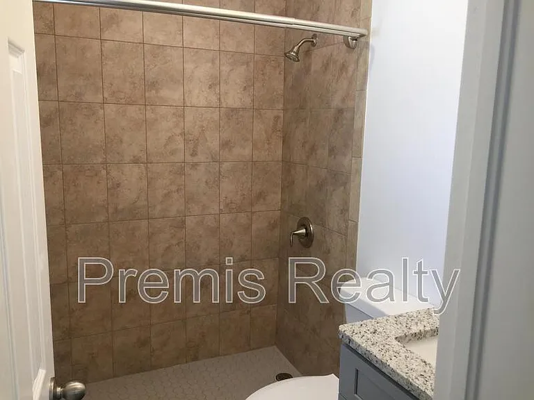 1186 Grove St — Photo 17