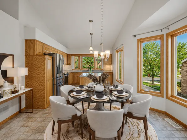 14313 Savanna Oaks Dr, Savage, MN 55378