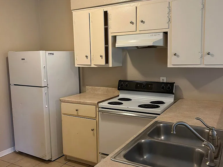 8220 E Houston Rd — Photo 5