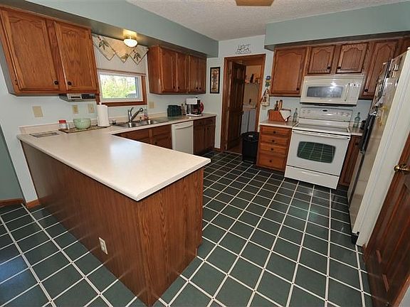 4th image of 5828 Megan Dr