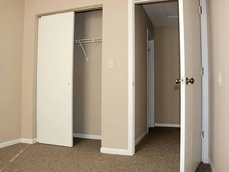 Christopher's Crossing Apartments — Photo 6