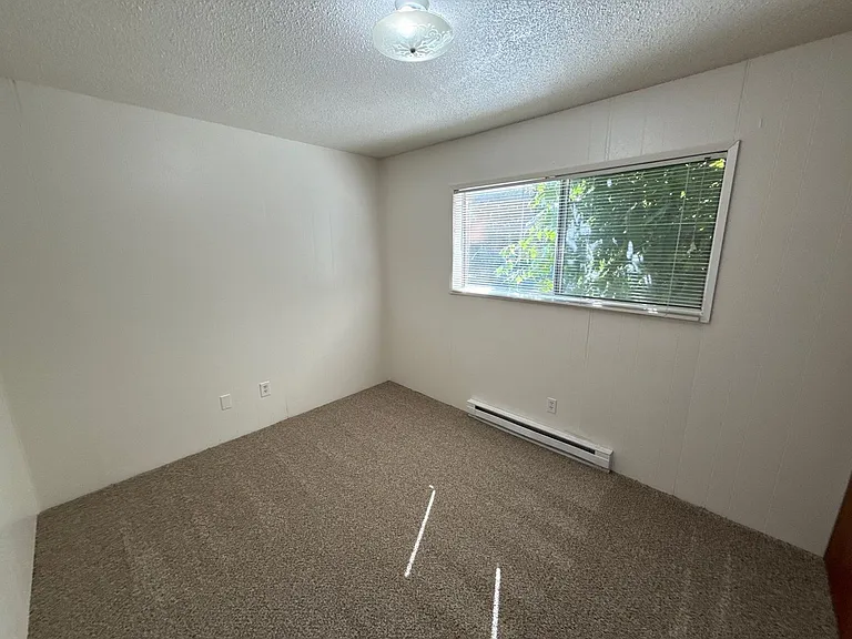 528 SW Levens St #8 — Photo 17