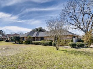 117 Ridgeway Dr, Red Oak, TX 75154