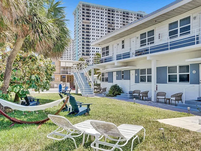 851 N Surf Rd #ID1312647P — Photo 22