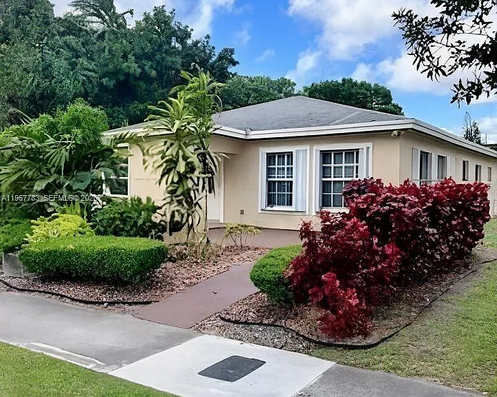 2953 NW 10th Ct — Photo 1