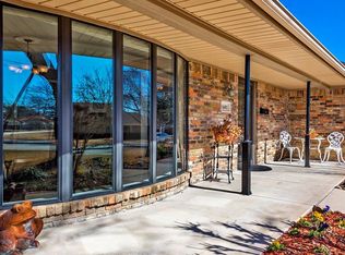 1601 Woodcrest Ln, Carrollton, TX 75006