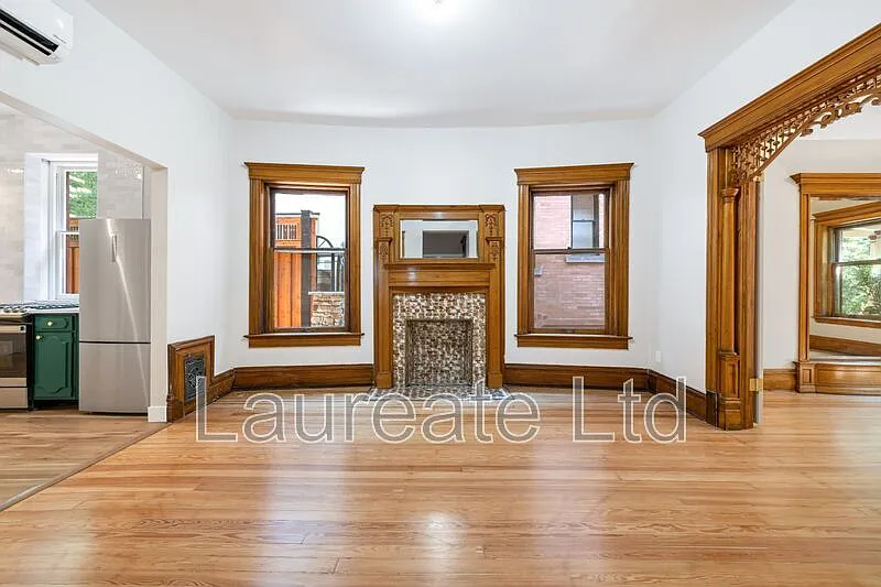 2 bed, 2.0 bath, 1100 sqft, $2,975 — Photo 2