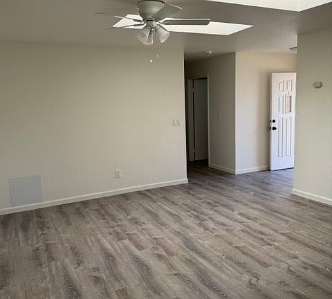 4th image of 370 W Beechwood Dr