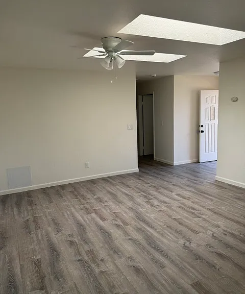 370 W Beechwood Dr — Photo 4