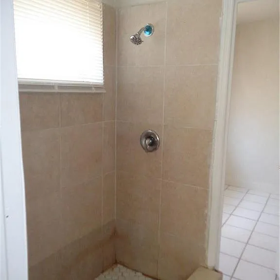 2204 Atlanta St #3 — Photo 3