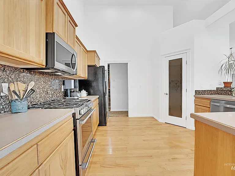 3926 N Waterloo Way — Photo 16