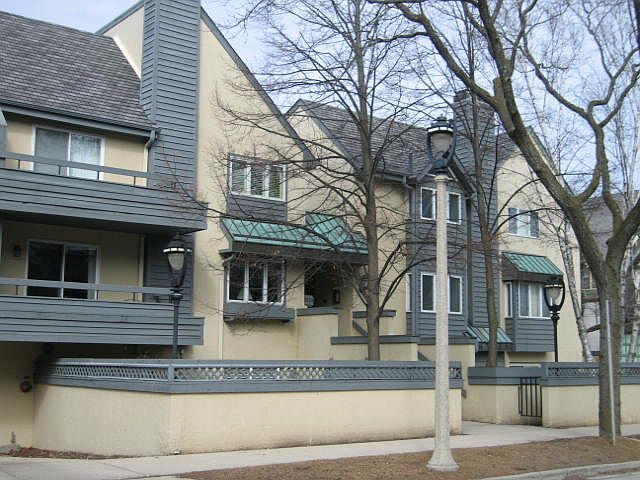 1st image of 2555 N Lake Dr APT 4