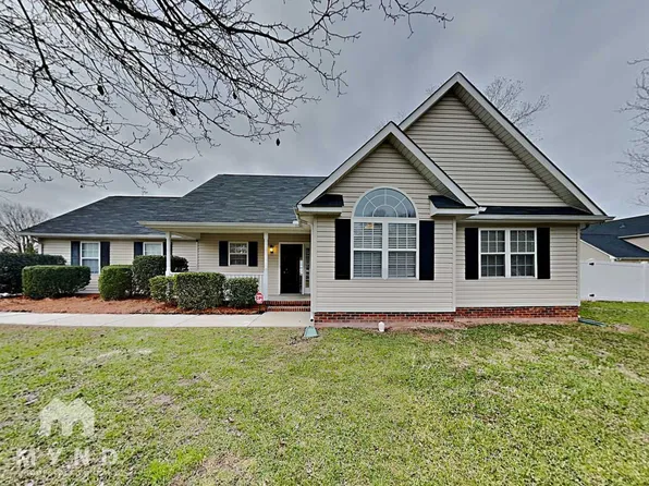 816 Saint Andrews Pl, Concord, NC 28025