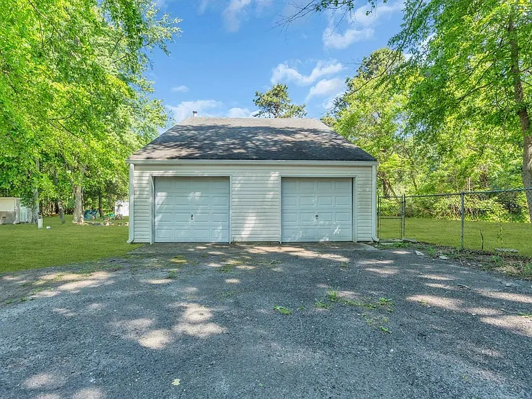 633 Eltone Rd — Photo 56