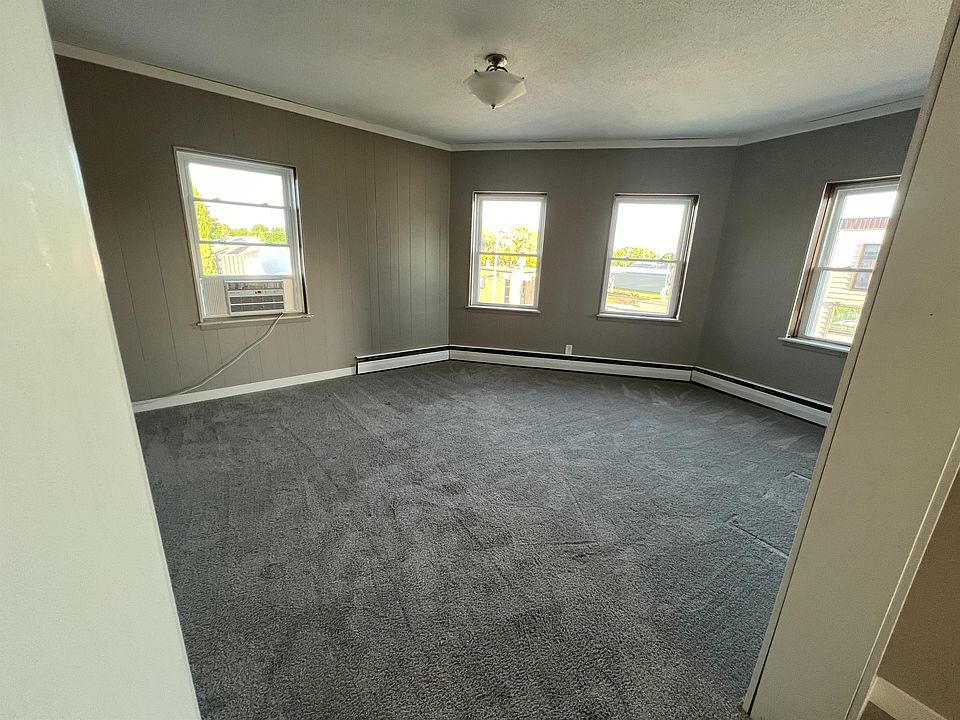 1st image of 74 Birch Ave S #11197148