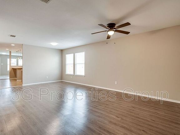 4th image of 1901 Foxfield Way