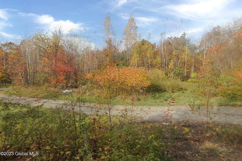 2nd image of 88 Pitts HIll Lane
