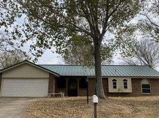 807 Ridgeway Rd, Joshua, TX 76058