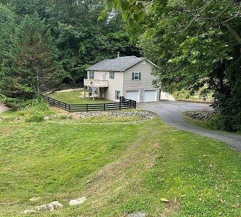 2nd image of 252 Snapdragon Rd