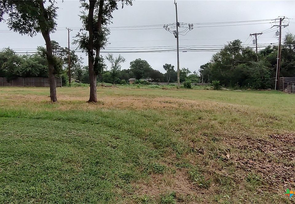 2nd image of 2814 Michaels Dr