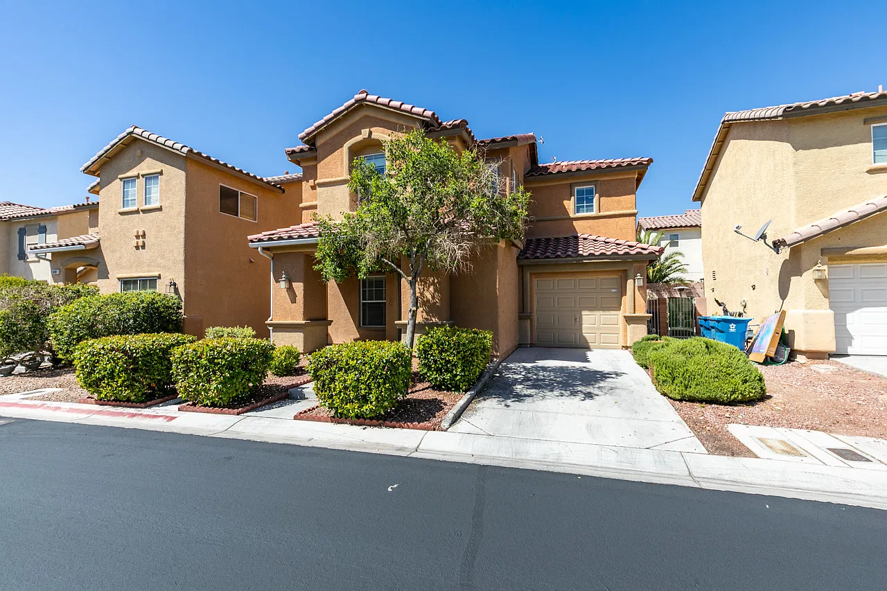 3 bed, 2.5 bath, 1546 sqft, $1,895 — Photo 2